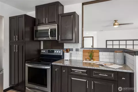 Kitchen - 903 Williams St NW, Orting, WA 98360 photo 6 of 6