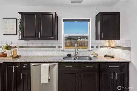 Kitchen - 903 Williams St NW, Orting, WA 98360 photo 5 of 6