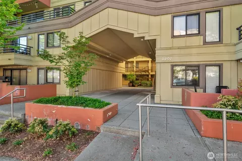 3401 Wallingford Ave N #210, Seattle, WA 98103