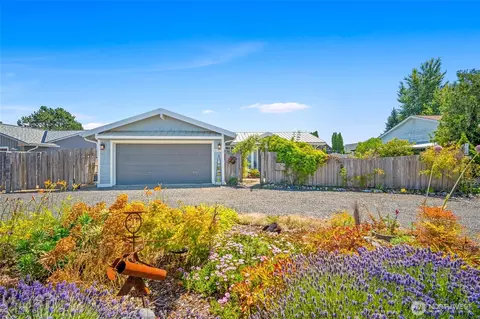 8142 Cowichan Rd, Blaine, WA 98230