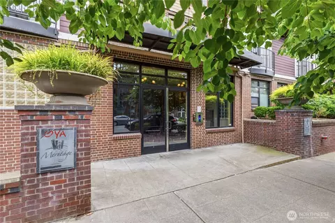 124 Bellevue Ave E #601, Seattle, WA 98102