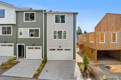 16823 Alder Way #H8, Lynnwood, WA 98037