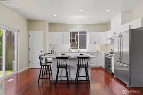 Kitchen - 19215 25th Ave SE, Bothell, WA 98012 photo 1 of 4