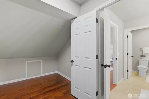 Entry Way - 19215 25th Ave SE, Bothell, WA 98012 photo 2 of 3