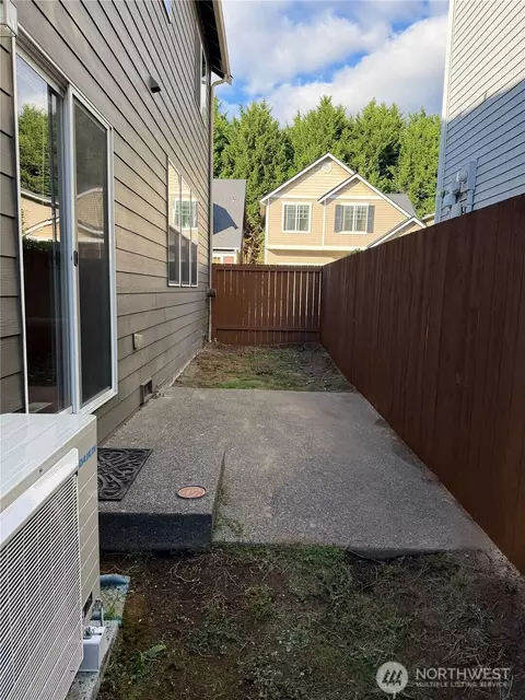Exterior - 19215 25th Ave SE, Bothell, WA 98012 photo 4 of 4