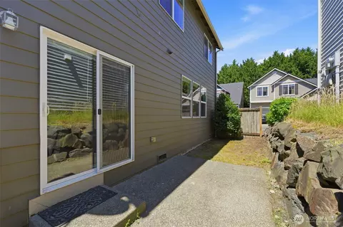 Exterior - 19215 25th Ave SE, Bothell, WA 98012 photo 2 of 4