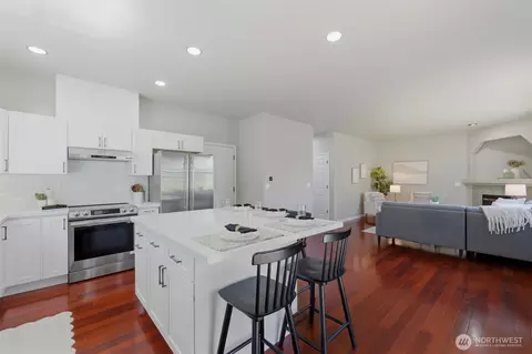 Kitchen - 19215 25th Ave SE, Bothell, WA 98012 photo 4 of 4