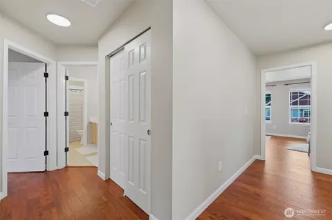 Entry Way - 19215 25th Ave SE, Bothell, WA 98012 photo 3 of 3