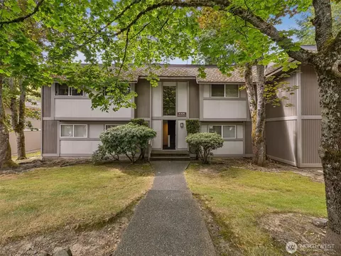 4601 SW 320th St #R2, Federal Way, WA 98023