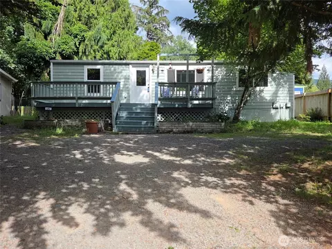 482 Hilltop Dr, Sedro Woolley, WA 98284