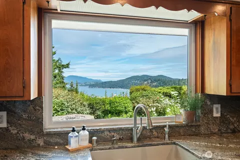 4053 Edith Point Rd, Anacortes, WA 98221
