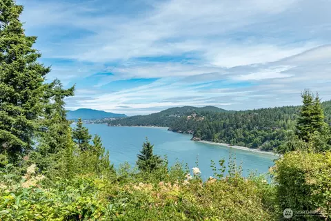 4053 Edith Point Rd, Anacortes, WA 98221