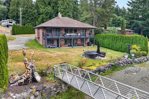 3510 E Bay Dr NW, Gig Harbor, WA 98335