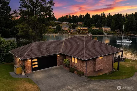 3510 E Bay Dr NW, Gig Harbor, WA 98335