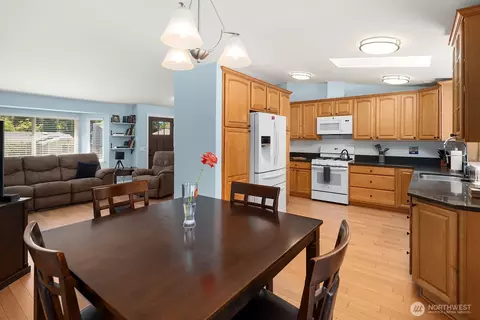 Dining - 1133 235th Pl SW, Bothell, WA 98021 photo 2 of 2