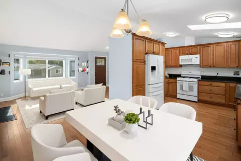 Dining - 1133 235th Pl SW, Bothell, WA 98021 photo 1 of 2