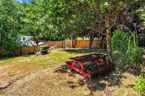 Exterior - 1133 235th Pl SW, Bothell, WA 98021 photo 5 of 7