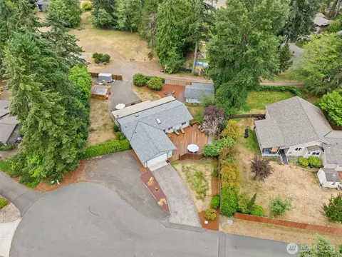 140 NE Rainier Pl N, Belfair, WA 98528