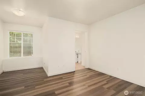 4218 Pasadena Pl NE, Seattle, WA 98105