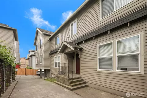 4218 Pasadena Pl NE, Seattle, WA 98105