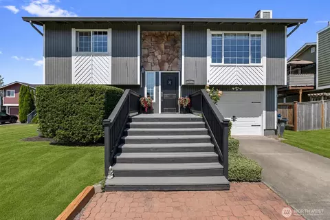 6423 61st St NE, Marysville, WA 98270