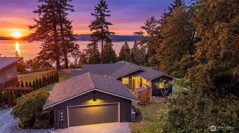 610 Maple Heights Rd, Camano Island, WA 98282