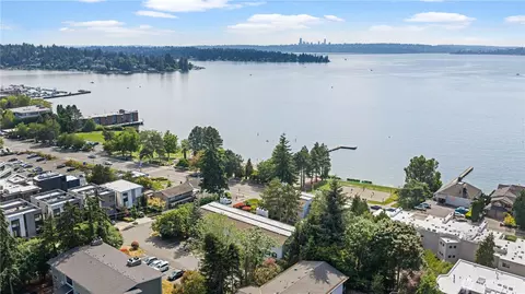 10110 NE 60th St #104, Kirkland, WA 98033