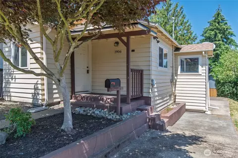 1906 14th St, Bremerton, WA 98337