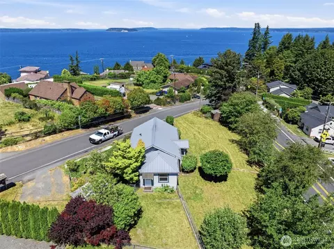 View/Area - 4417 Seahurst Ave, Everett, WA 98203 photo 3 of 8