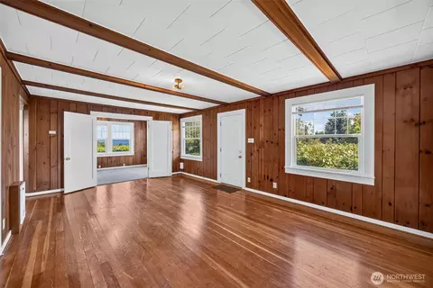 Living - 4417 Seahurst Ave, Everett, WA 98203 photo 3 of 4