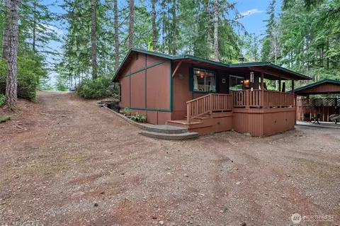 870 N Colony Surf Dr, Lilliwaup, WA 98555
