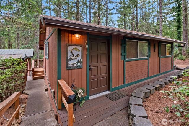 870 N Colony Surf Dr, Lilliwaup, WA 98555