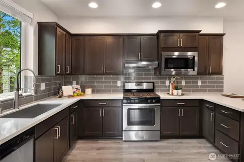 Kitchen - 729 112th St SW #E1, Everett, WA 98204 photo 3 of 3