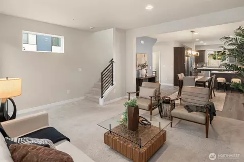Living - 729 112th St SW #E1, Everett, WA 98204 photo 2 of 4