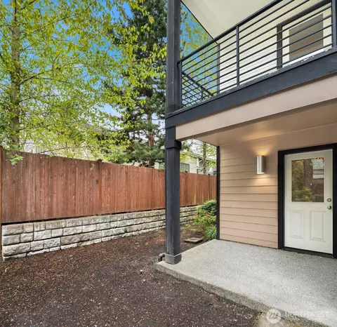 Exterior - 729 112th St SW #E1, Everett, WA 98204 photo 2 of 5