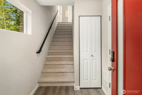Entry Way - 729 112th St SW #E1, Everett, WA 98204 photo 3 of 3