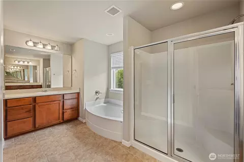 Bath - 18227 3rd Dr SE, Bothell, WA 98012 photo 4 of 8