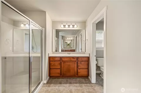 Bath - 18227 3rd Dr SE, Bothell, WA 98012 photo 5 of 8
