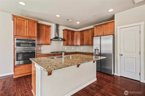 Kitchen - 18227 3rd Dr SE, Bothell, WA 98012 photo 3 of 4