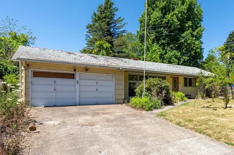 401 Barr Dr, Kelso, WA 98626