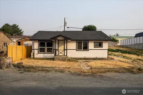 213 W Kelso Ave, Electric City, WA 99123
