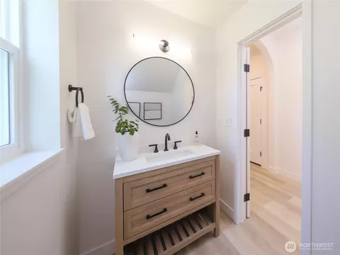 Bath - 3333 Nassau St #A, Everett, WA 98201 photo 2 of 8