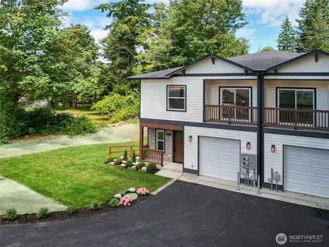 Exterior - 3333 Nassau St #A, Everett, WA 98201 photo 3 of 4