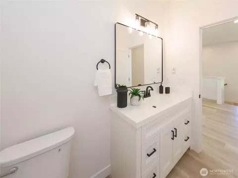 Bath - 3333 Nassau St #A, Everett, WA 98201 photo 5 of 8
