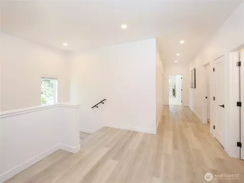 Entry Way - 3333 Nassau St #A, Everett, WA 98201 photo 3 of 3