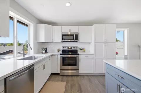 Kitchen - 1010 200th Street Ct E, Spanaway, WA 98387 photo 2 of 3