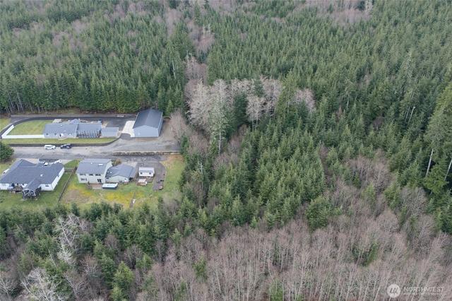 921 Ocean Ave, Cosmopolis, WA 98537