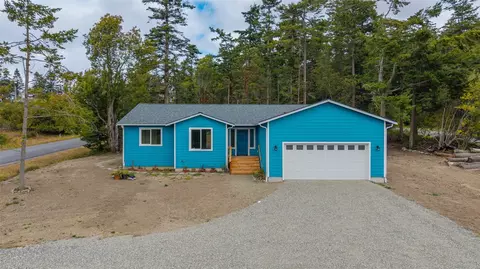 660 El Pozo St, Coupeville, WA 98239