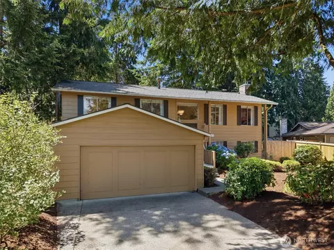 12217 NE 68th Pl, Kirkland, WA 98033
