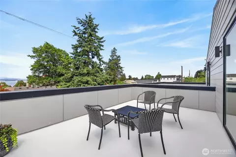 5039 41st Ave SW #1, Seattle, WA 98136